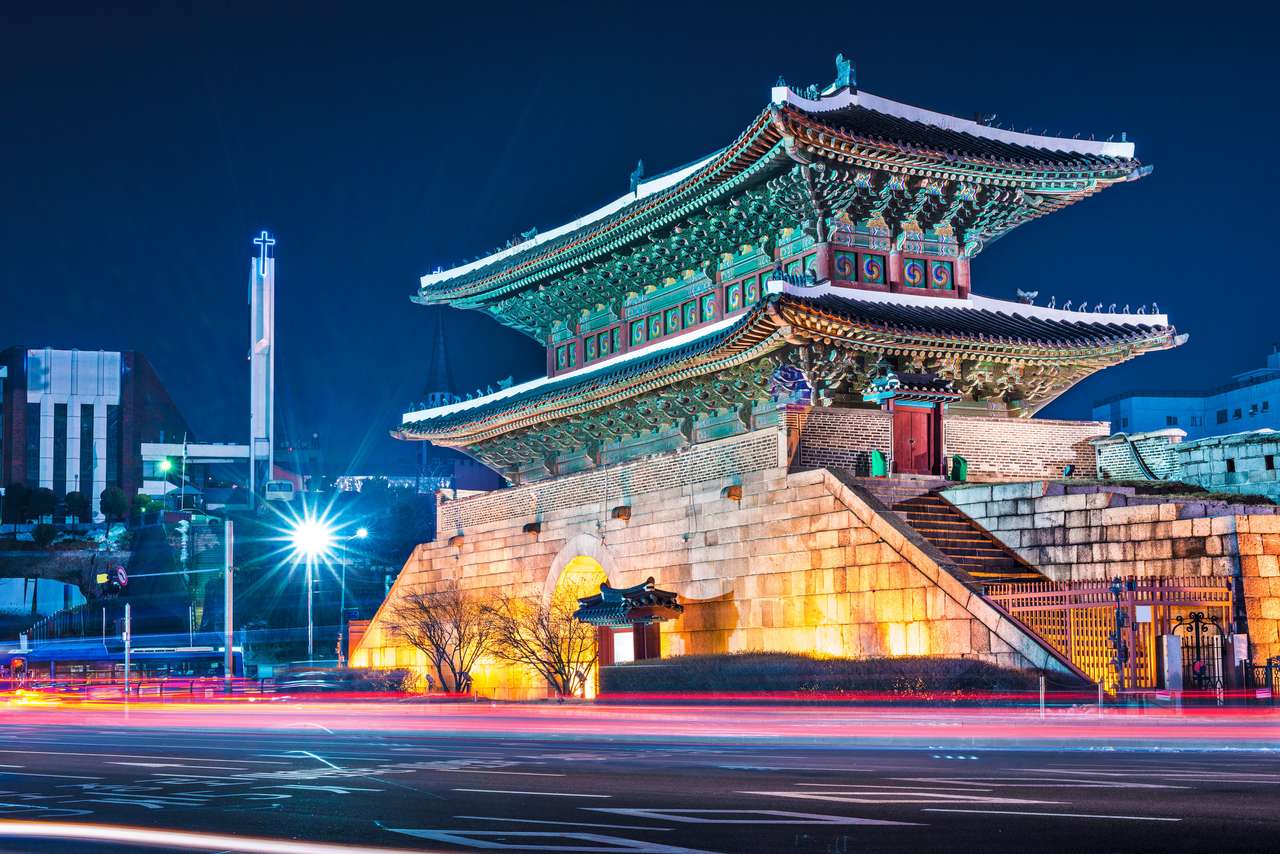 Сеул, Южная Корея у ворот Намдэмун. онлайн-пазл