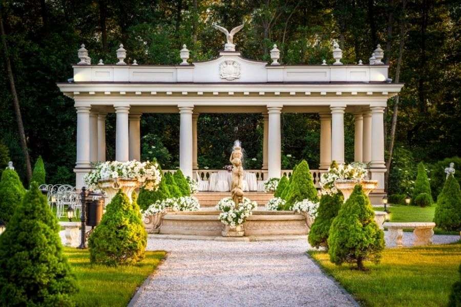 Palace for weddings - Otrębusy online puzzle