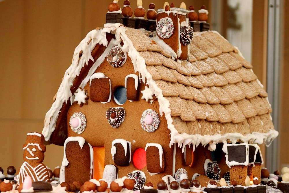 O casă de cuptor festivă puzzle online