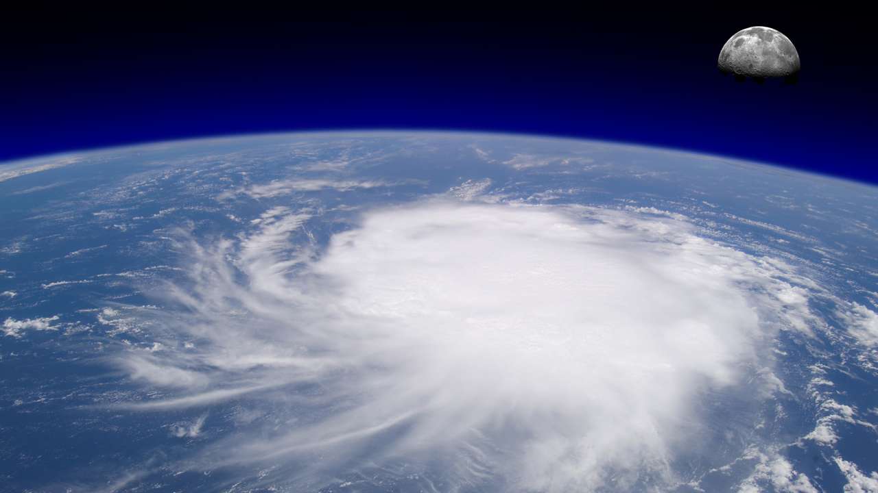 спутниковый снимок урагана онлайн-пазл