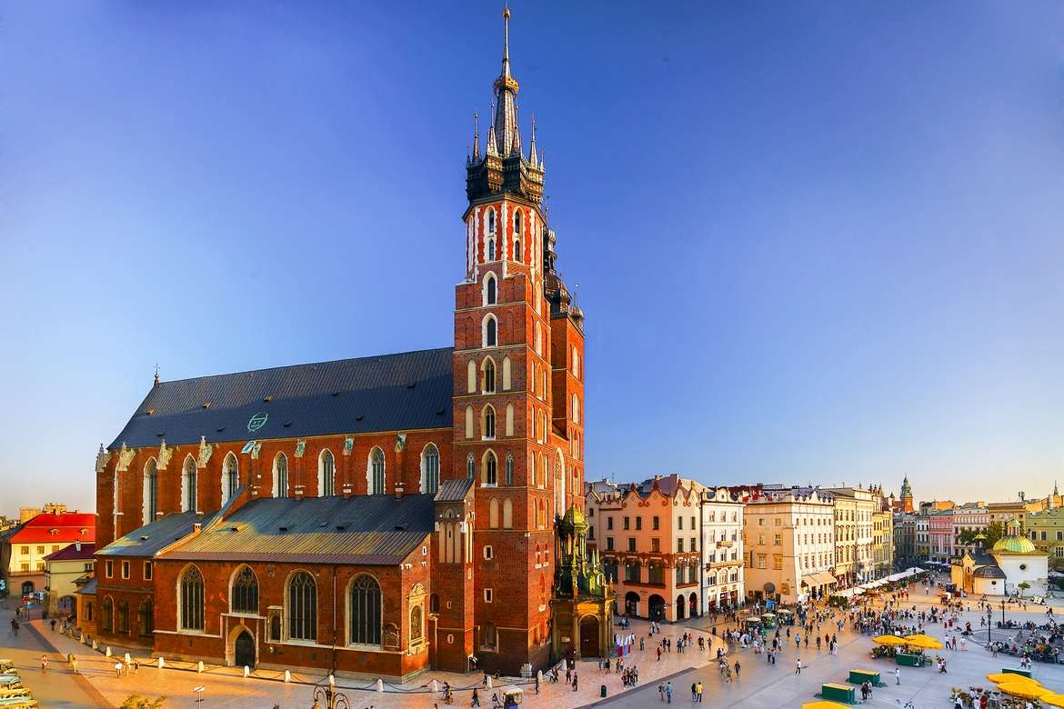 St. Mary's Basilica in Krakow jigsaw puzzle online