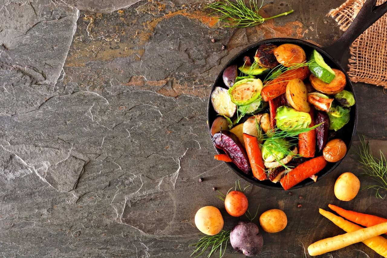Öntöttvas serpenyőben sült zöldségek kirakós online