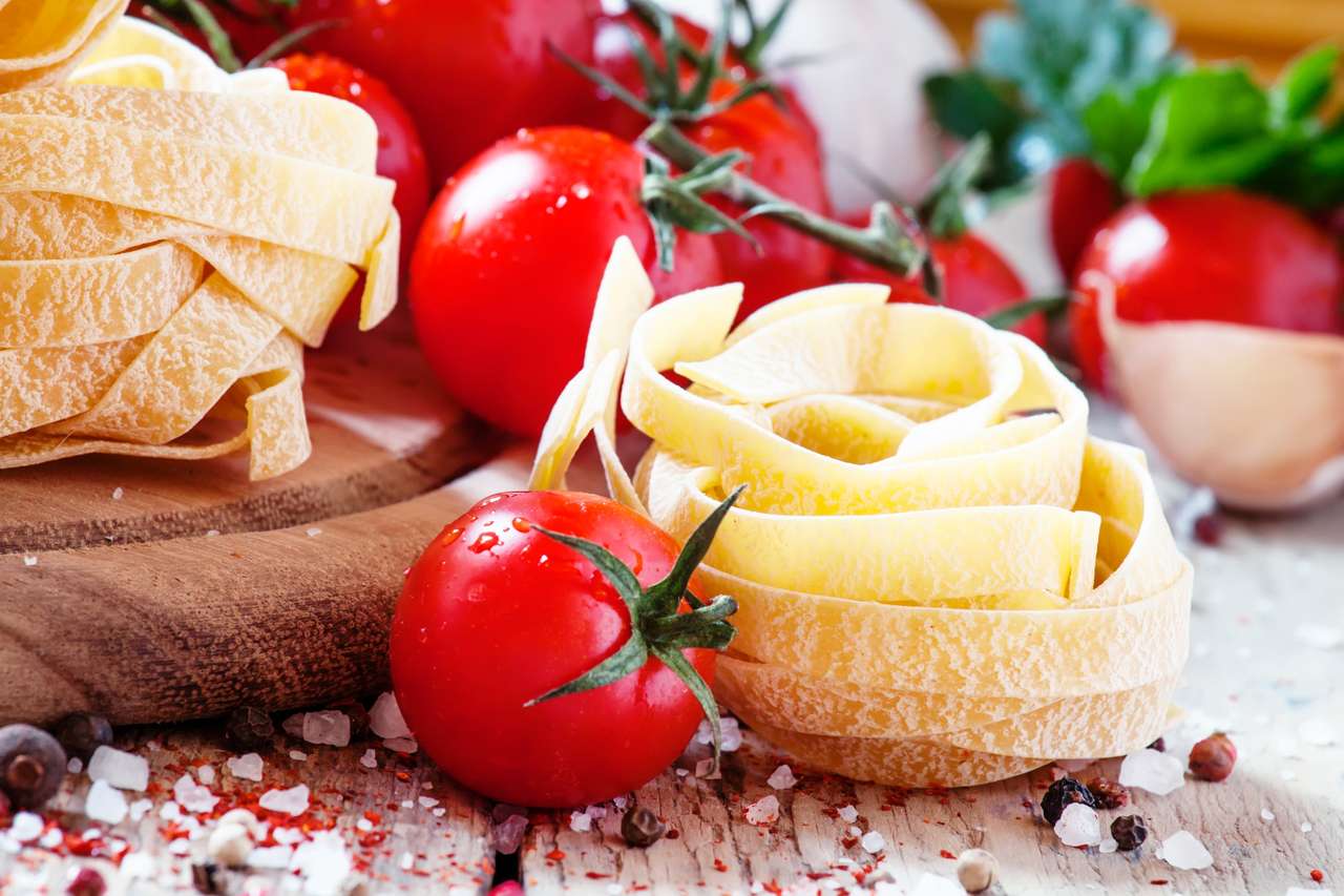 Tagliatelle en tomaten legpuzzel online