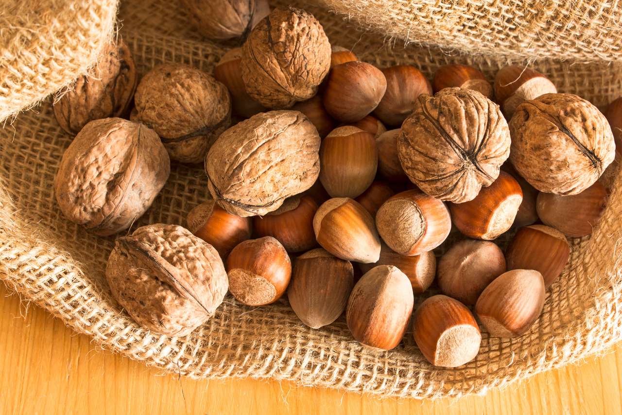 Vlašské ořechy a lískové ořechy online puzzle