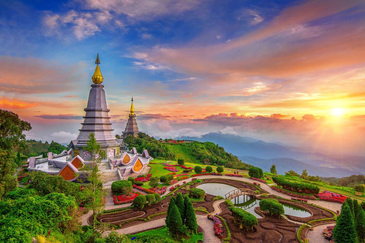 Pagodas en Tailandia. rompecabezas en línea
