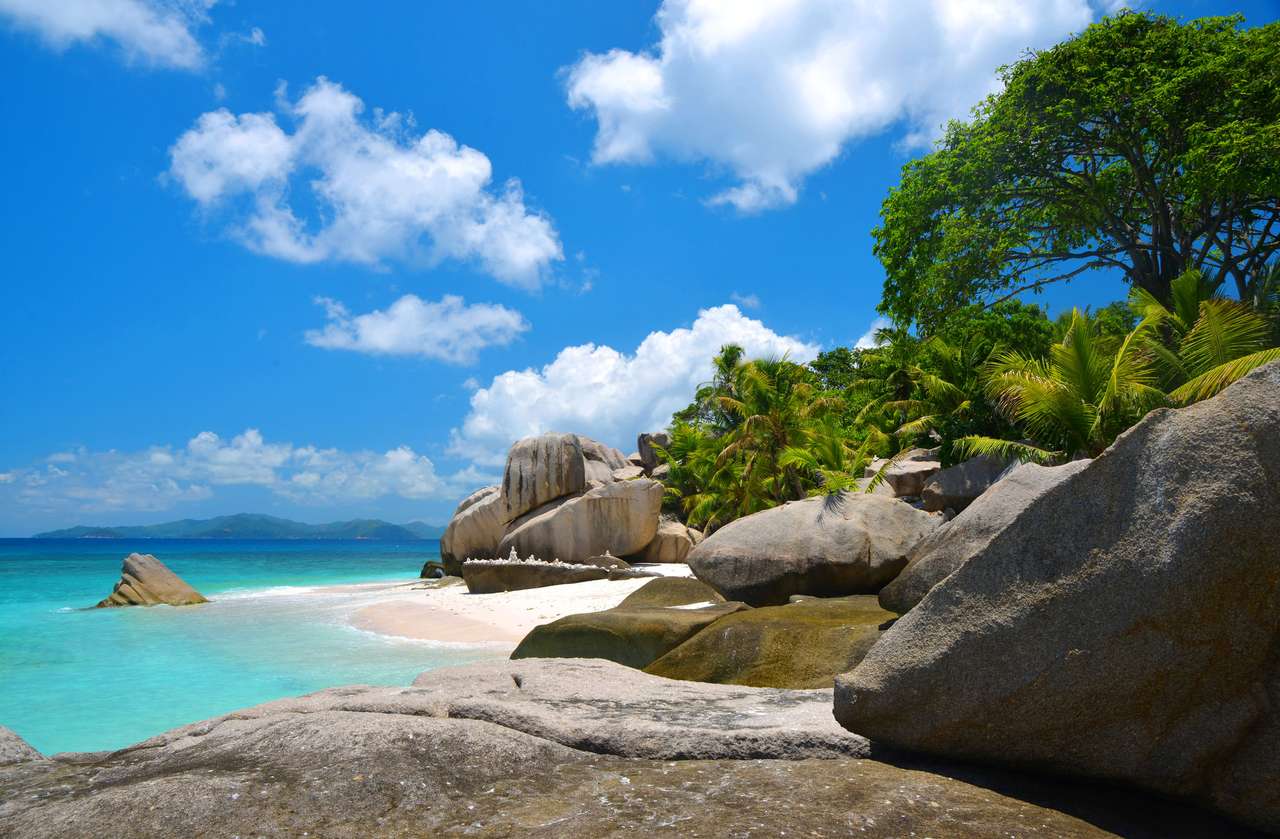 Ilha Coco, La Digue, Seychelles puzzle online