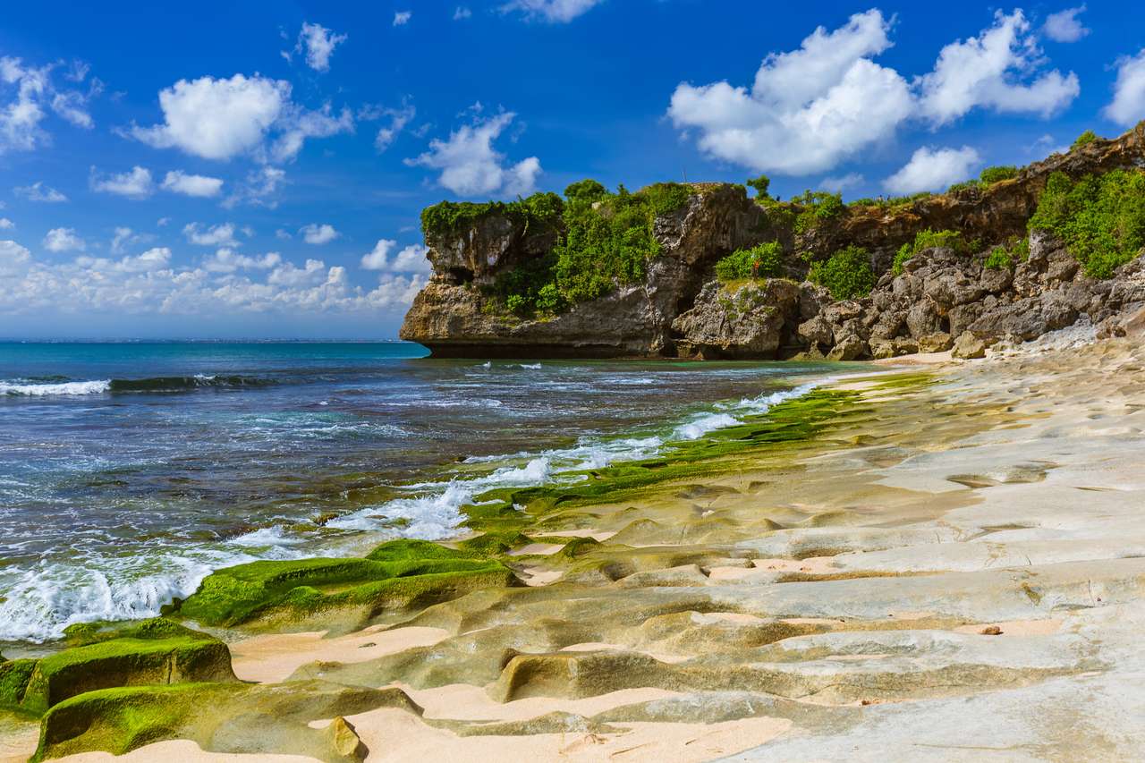 Spiaggia di Balangan a Bali Indonesia puzzle online