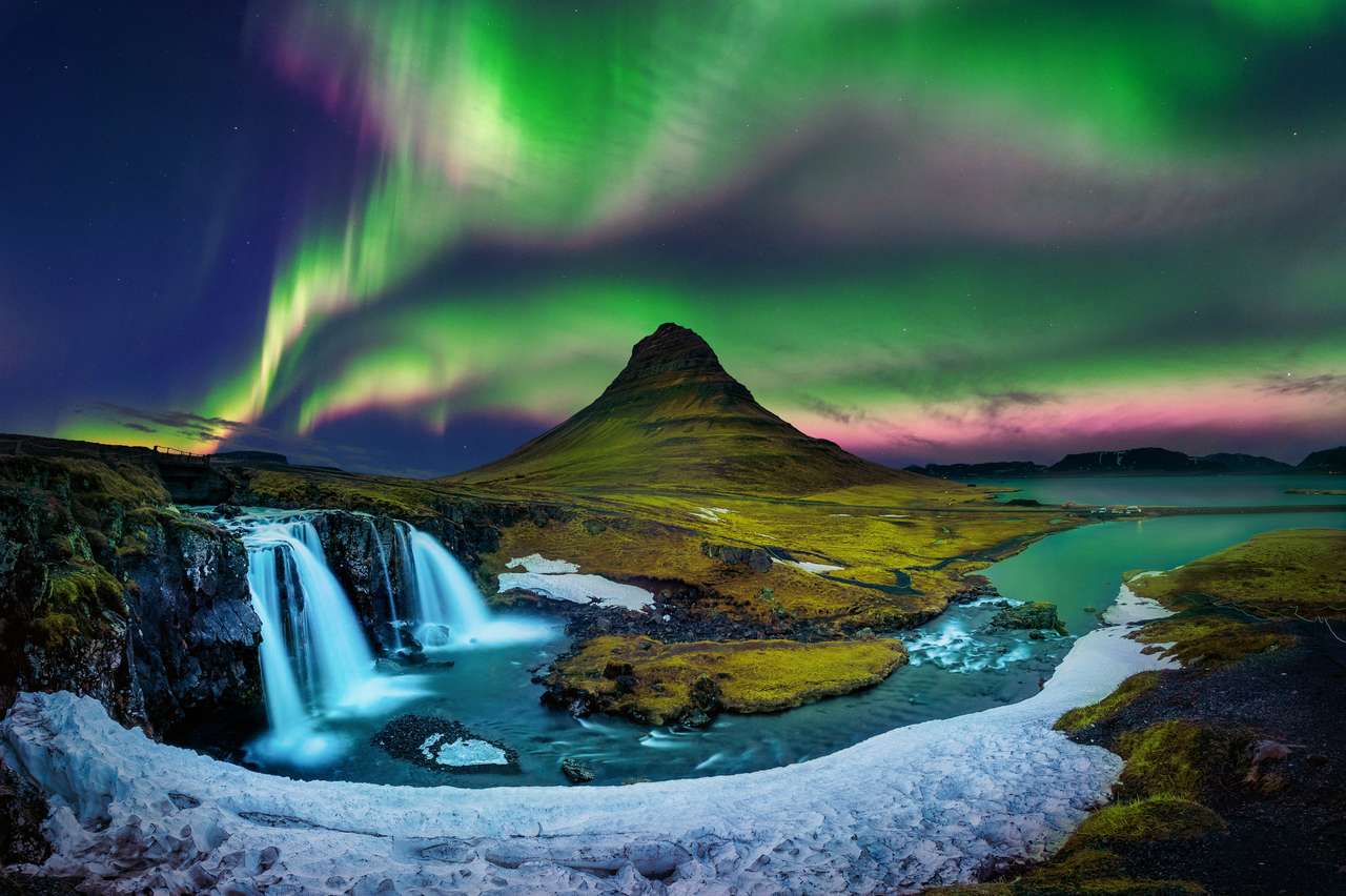 Kirkjufellbergen på Island pussel på nätet