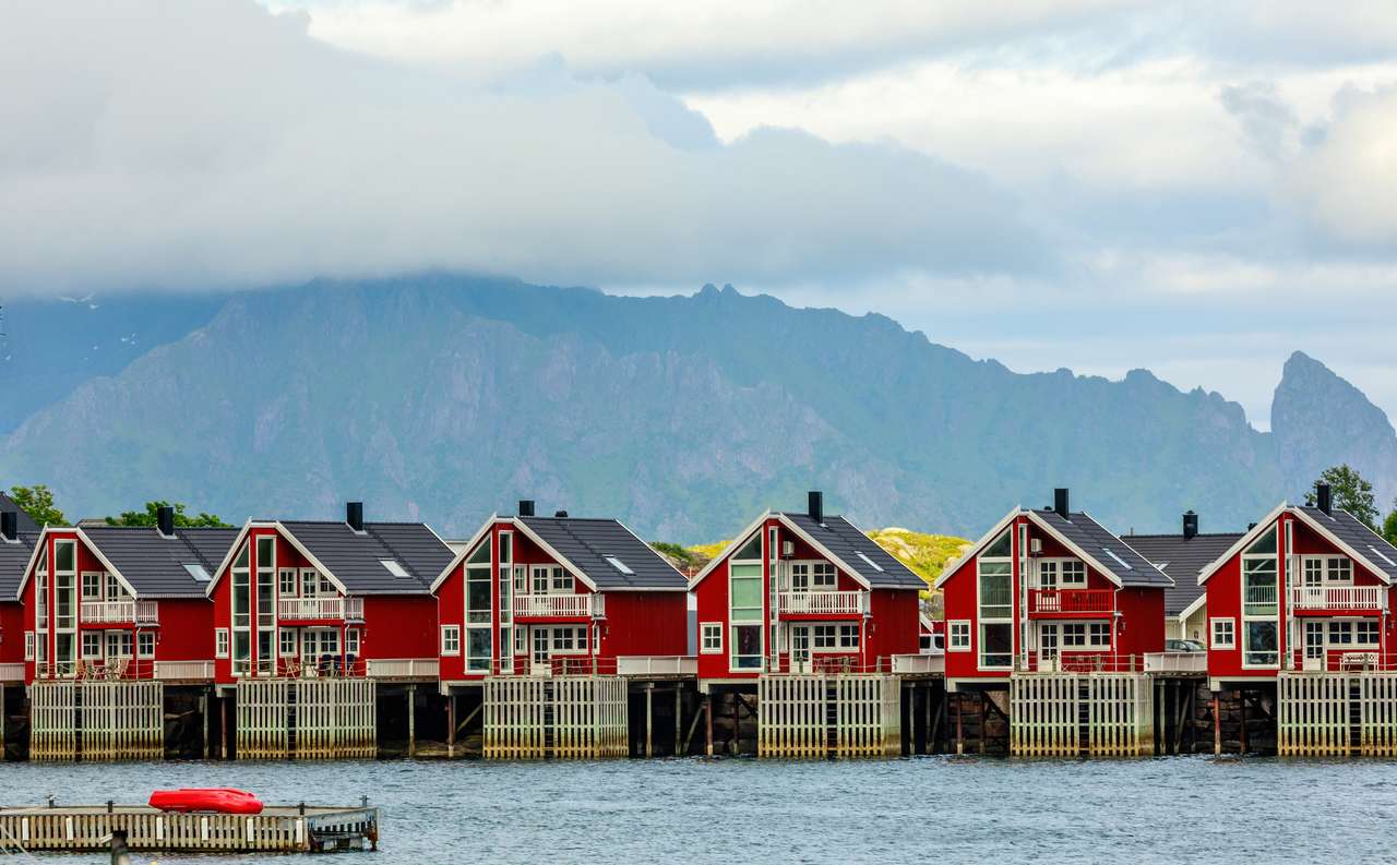 Maisons de pêche norvégiennes rouges puzzle en ligne