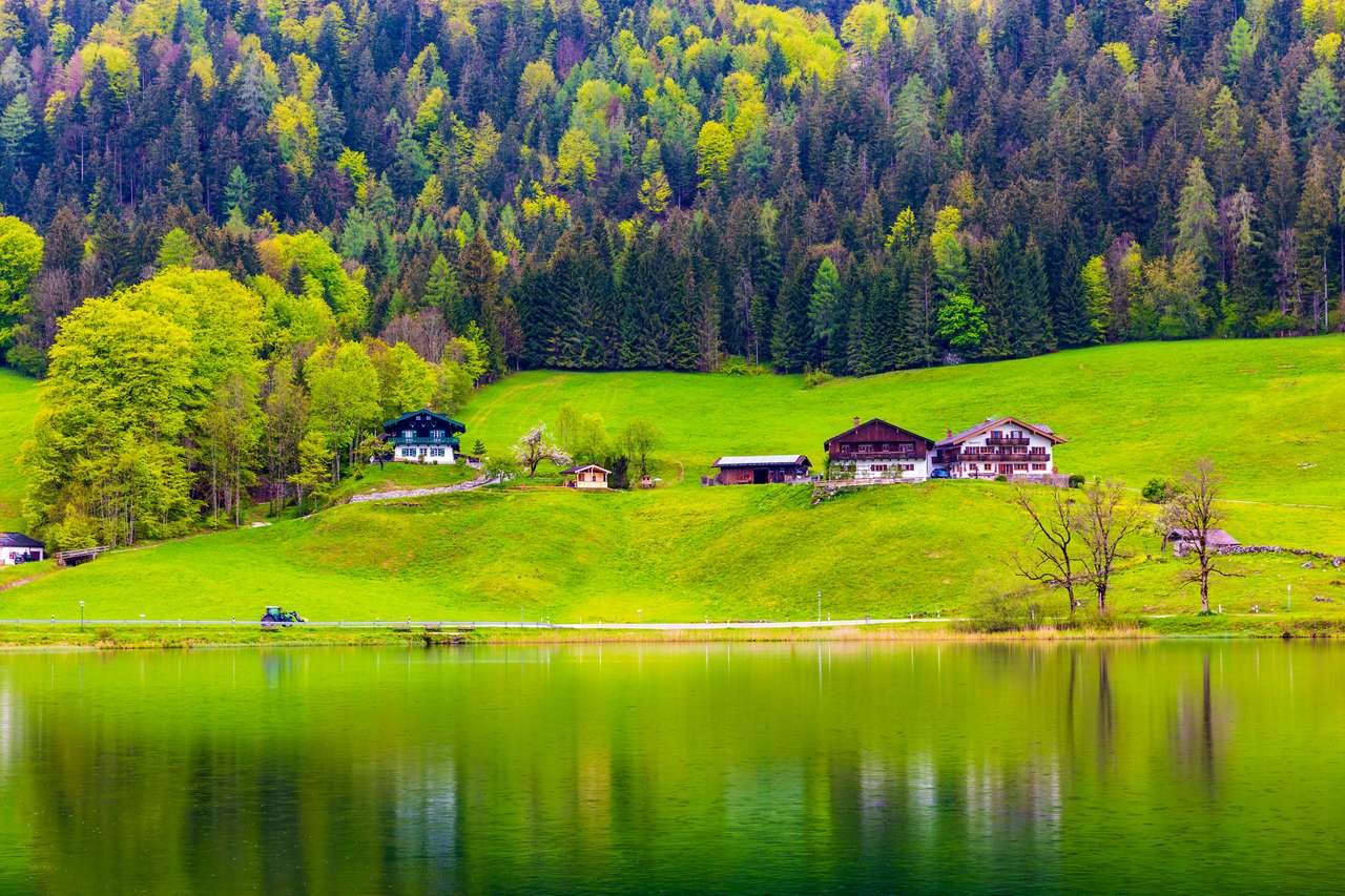 Пейзаж заднего озера в Рамзау, Германия онлайн-пазл