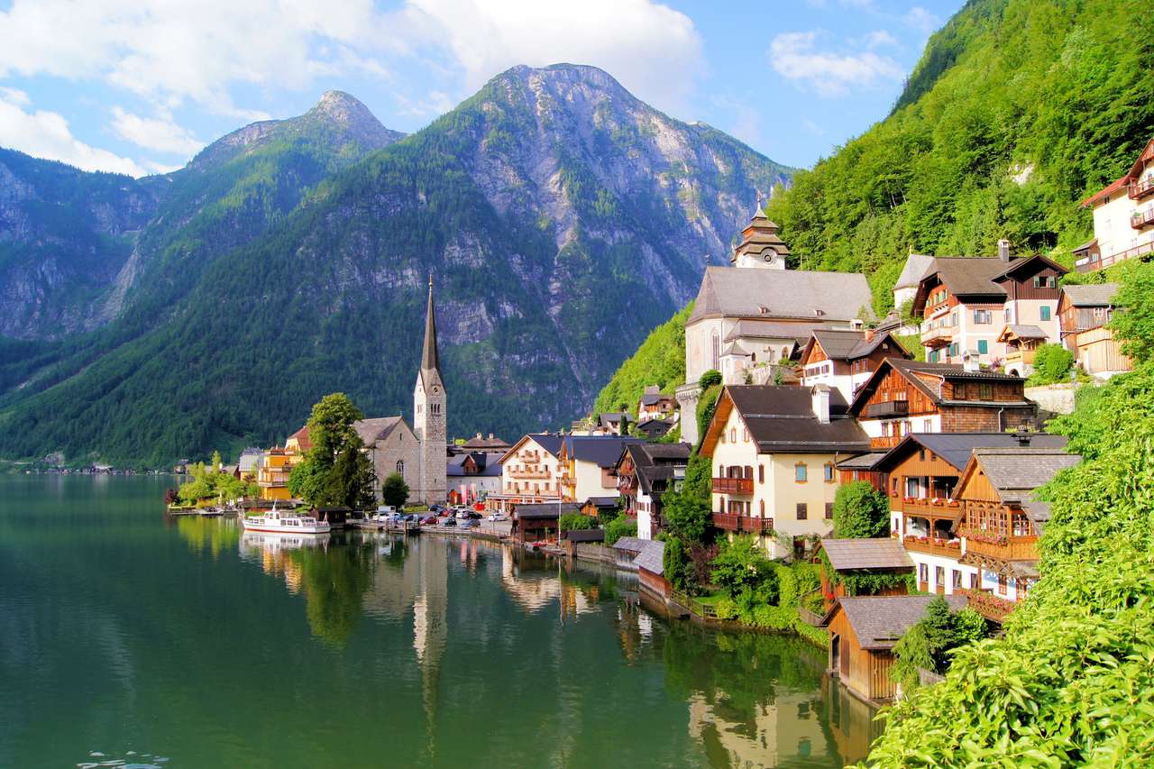 Село Халщат с Алпите отзад, Австрия онлайн пъзел