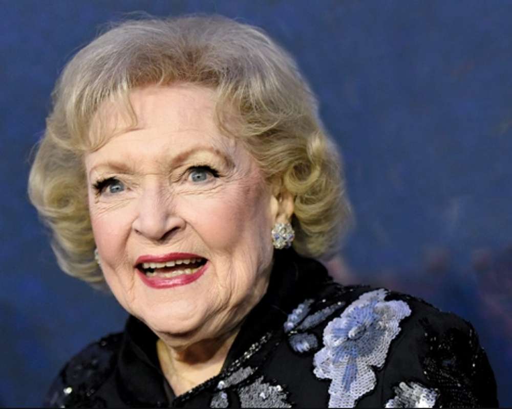 Betty White puzzle online