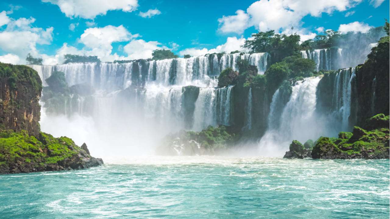 невероятен водопад онлайн пъзел