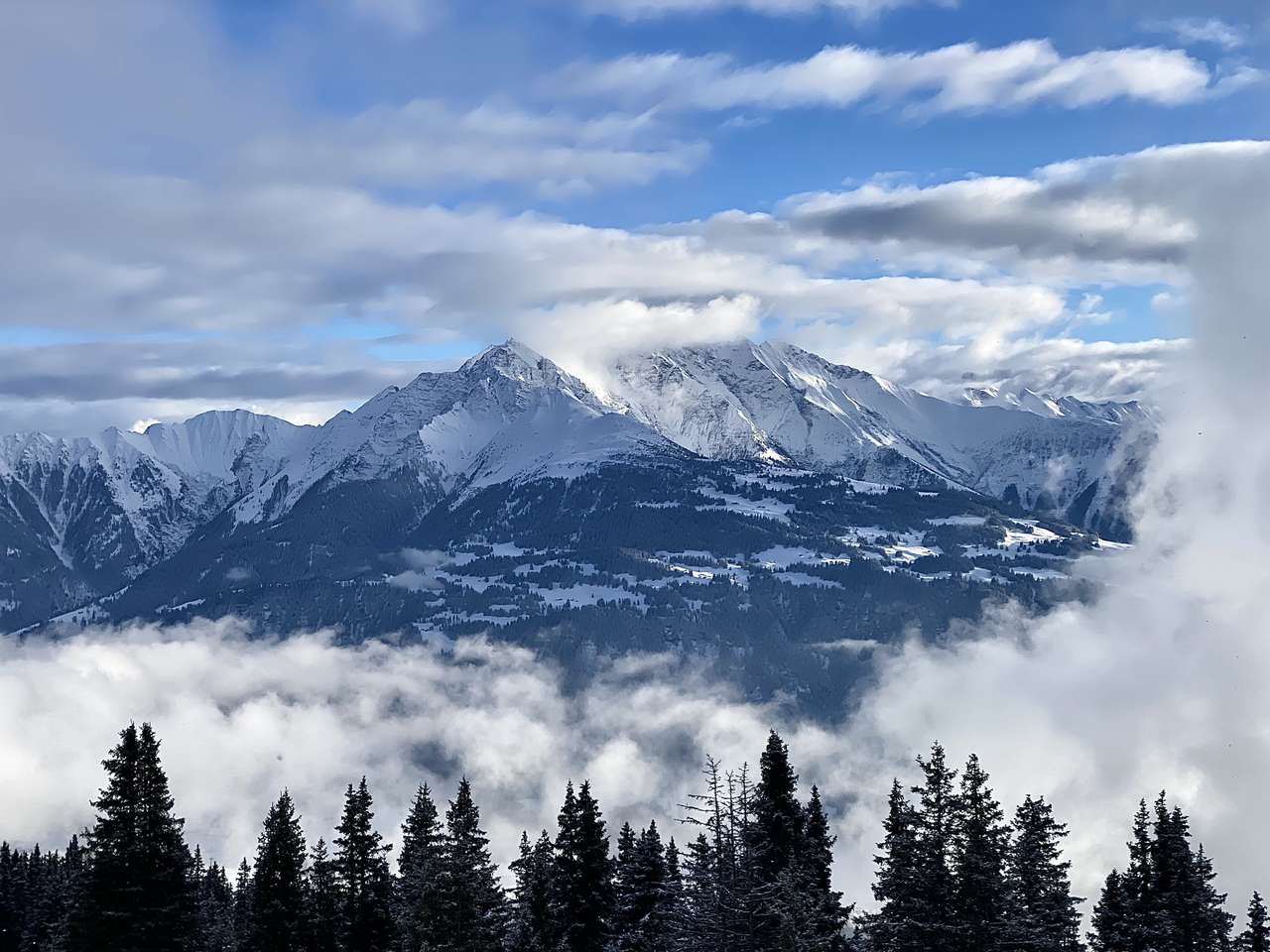 Alpes suizos cerca de Laax rompecabezas en línea