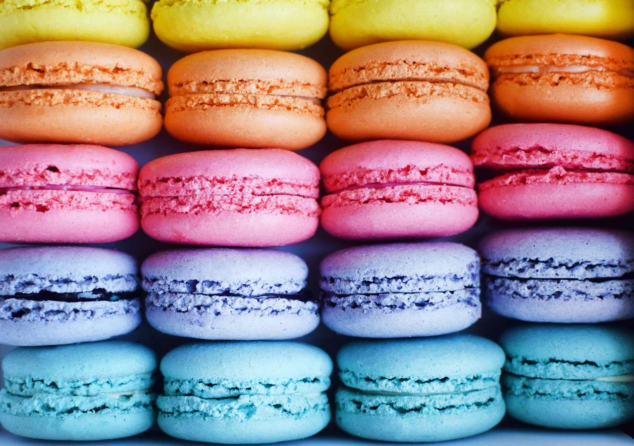 Bunte Regenbogenmakronen-Desserts Online-Puzzle