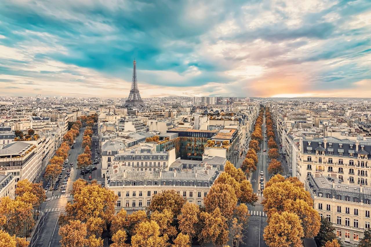 Torre Eiffel en la ciudad de París rompecabezas en línea