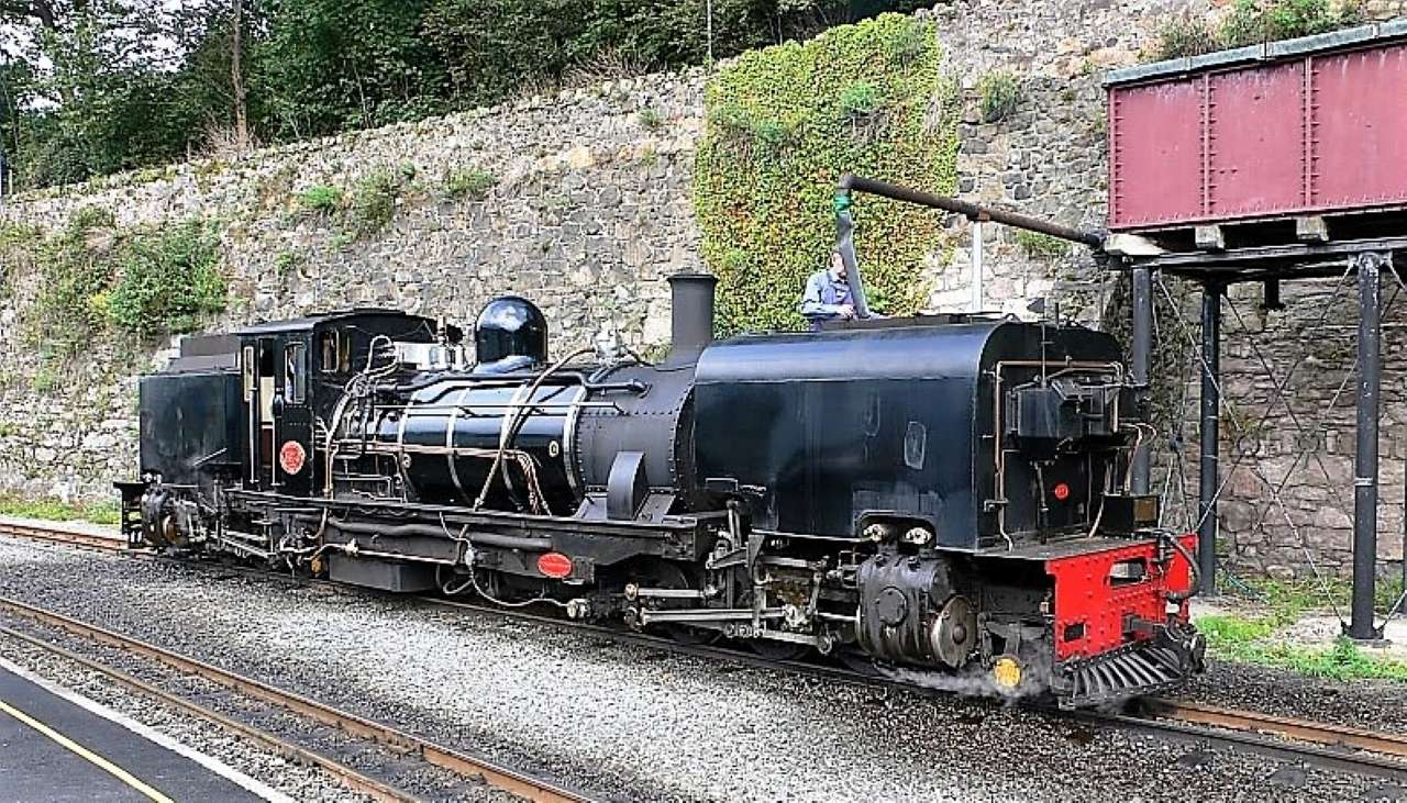 Locomotiva a vapor em Caernarfon puzzle online