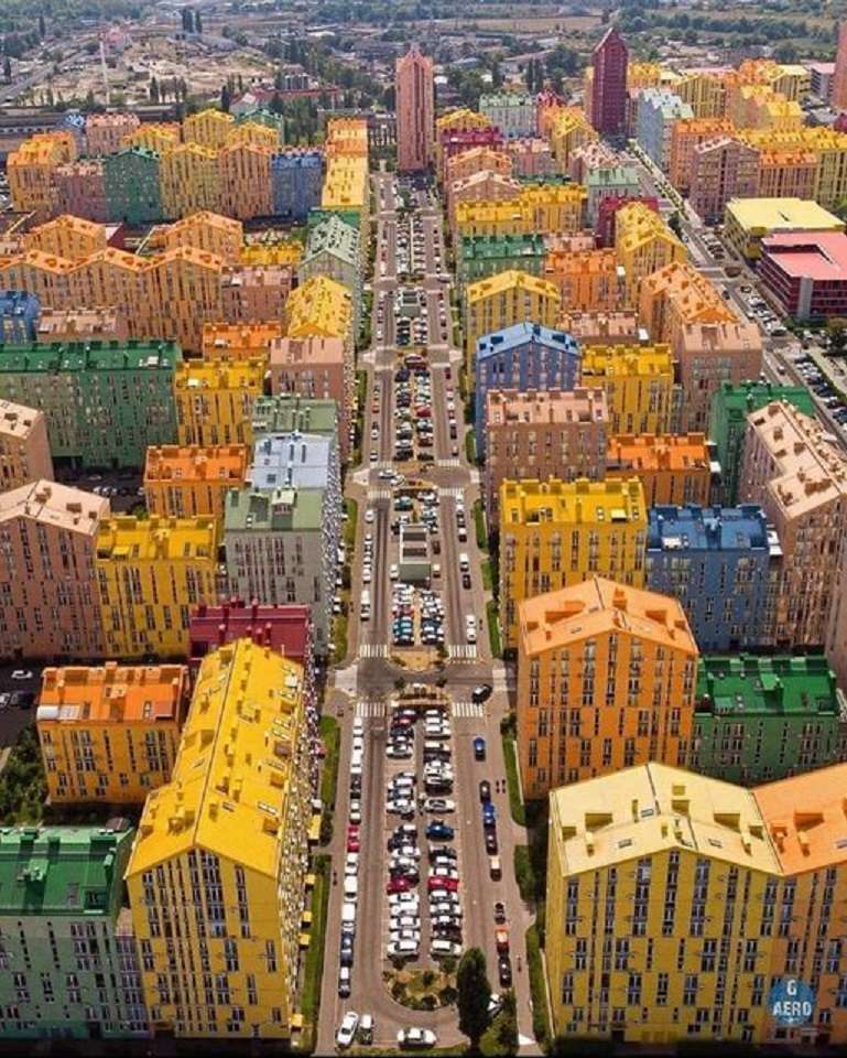 Colorful buildings. online puzzle