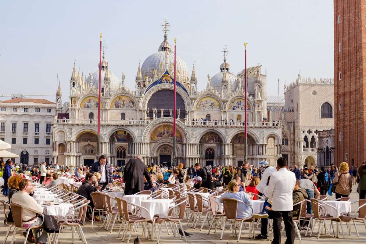 Санкт-Петербург Марка в Венеции пазл онлайн