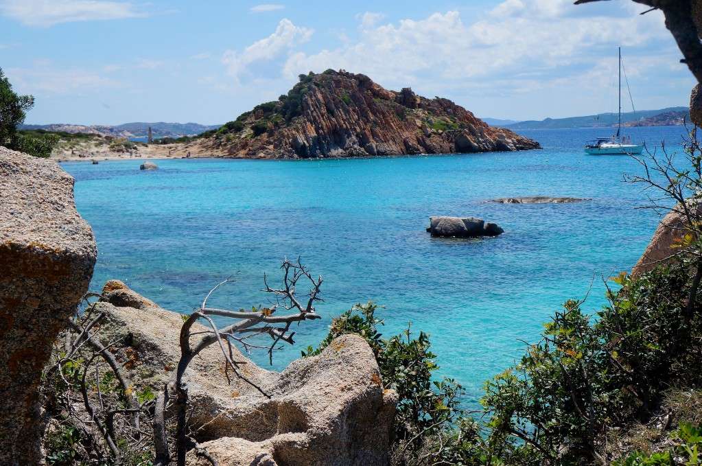 Остров на Сардинии пазл онлайн