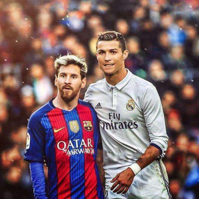 Ronaldo och Messi pussel på nätet
