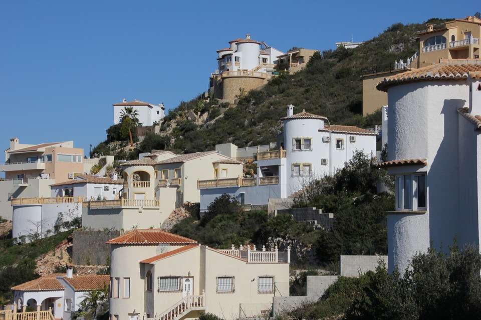 Град на хълм в Испания онлайн пъзел