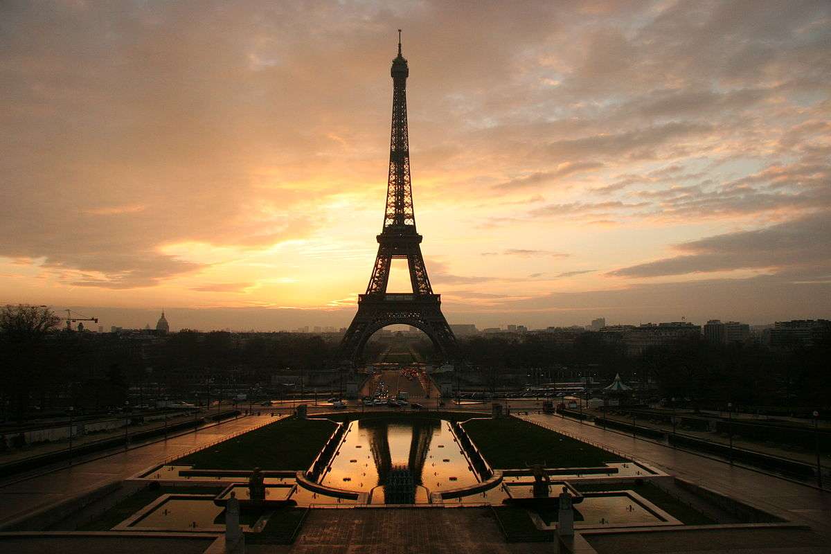 Парижка кула онлайн пъзел