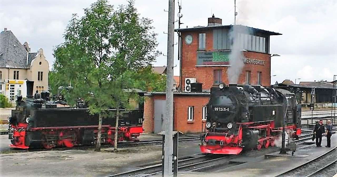 Locomotive a vapore nel deposito di Wernigerode puzzle online