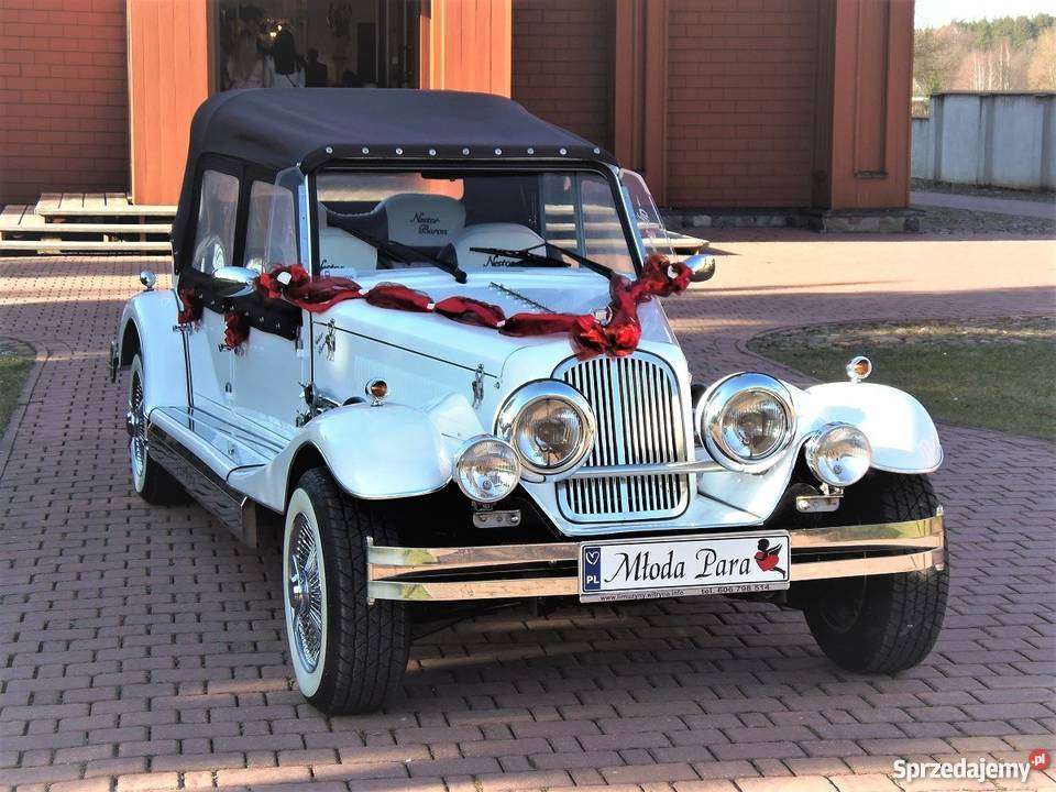 En vit veteranbil för ett bröllop pussel på nätet