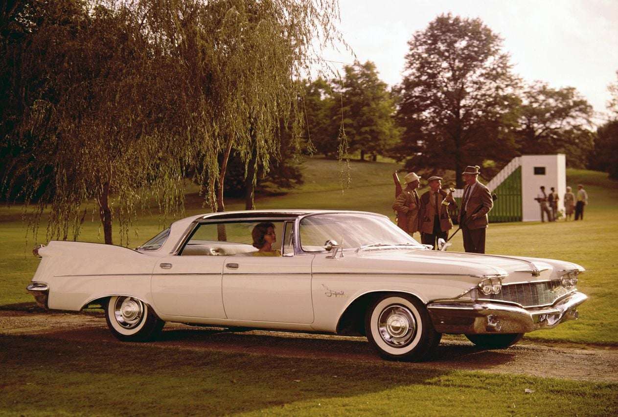 1960 Imperial Crown 4-дверний Саутгемптон пазл онлайн