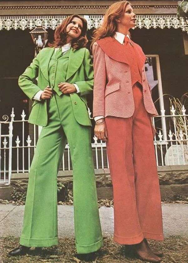 Elegante dames in jaren 70-kostuum online puzzel