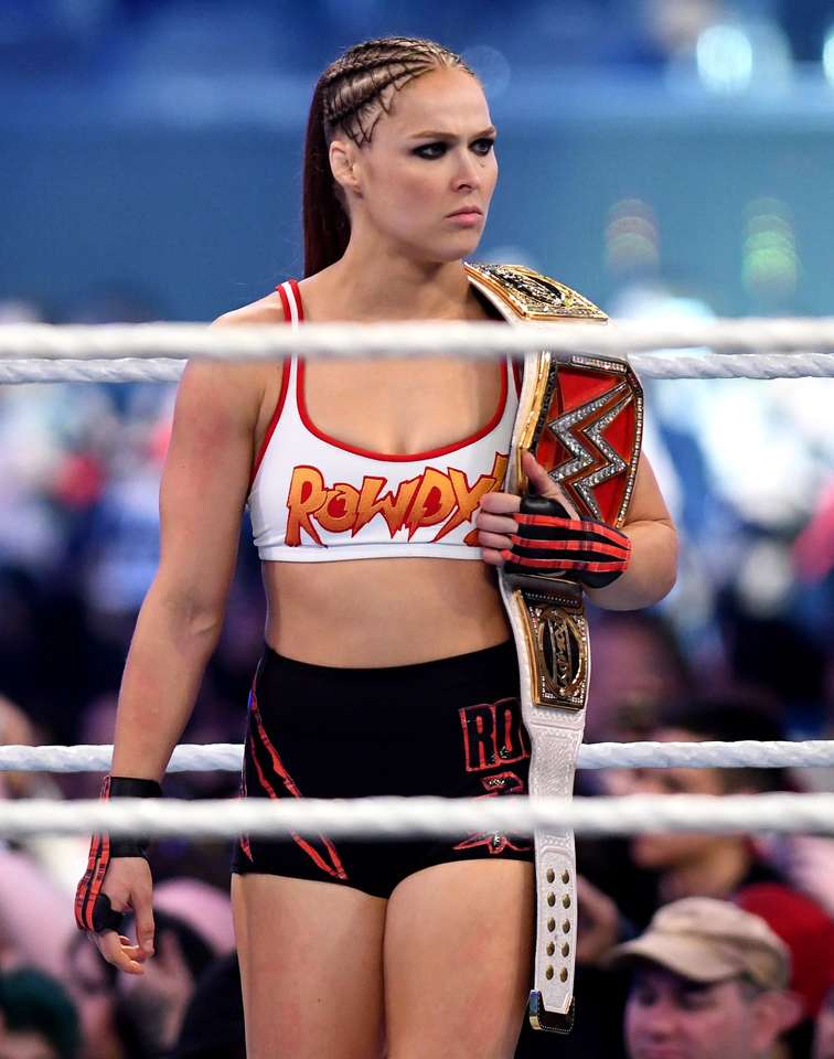 round rousey Raw Women's Championship jigsaw puzzle online