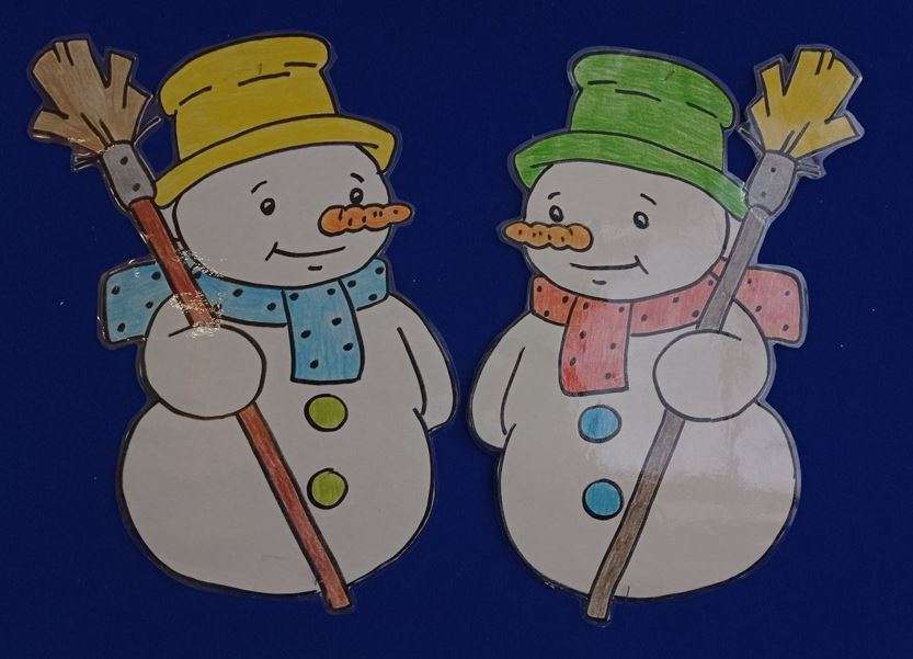 Δύο χιονάνθρωποι παζλ online