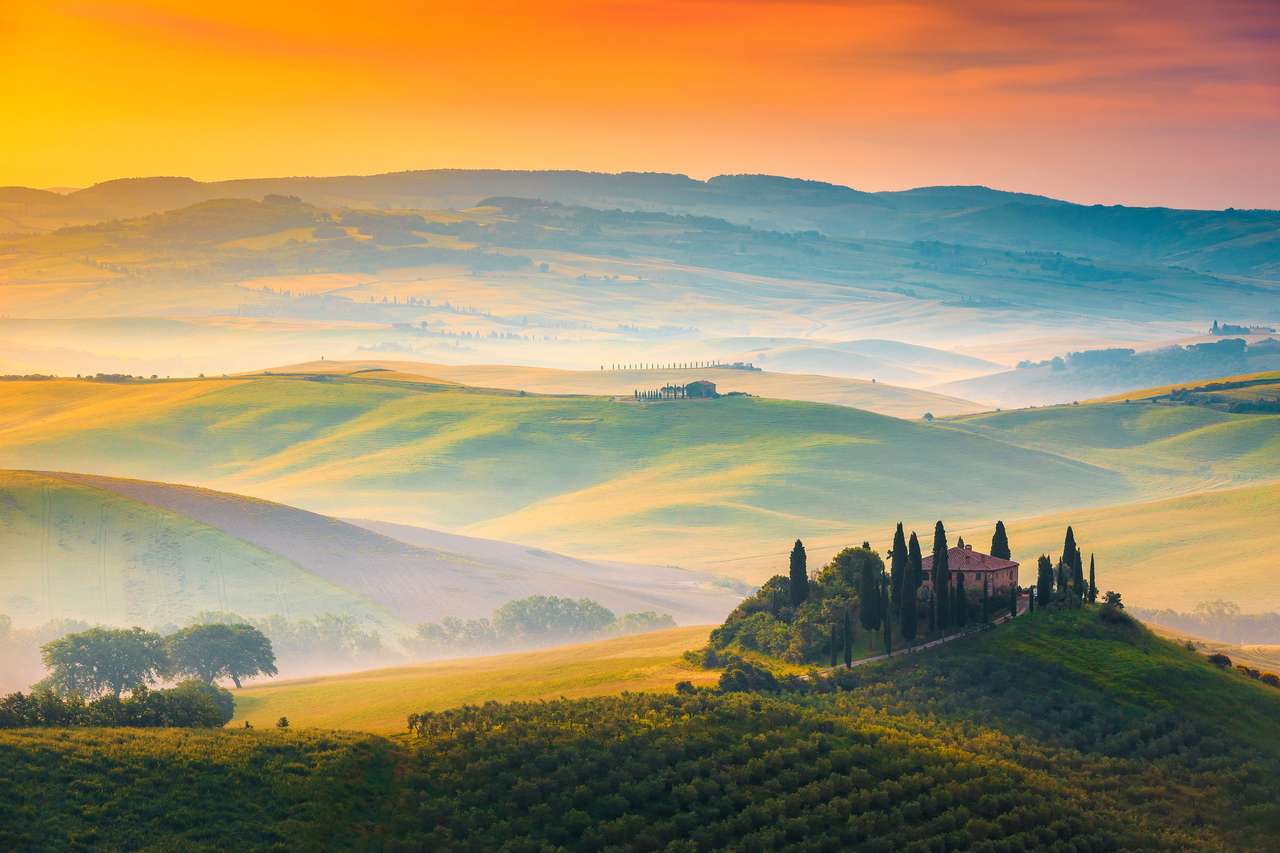 Mañana brumosa en la Toscana rompecabezas en línea