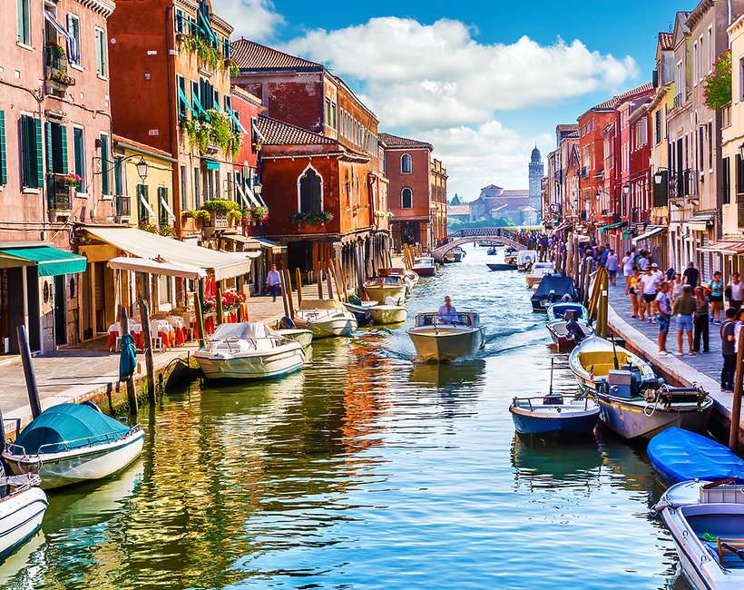 Βάρκες στο κανάλι στη Βενετία παζλ online