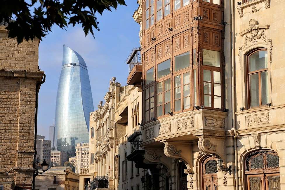 Baku - Azerbajdzjans huvudstad och största stad pussel på nätet