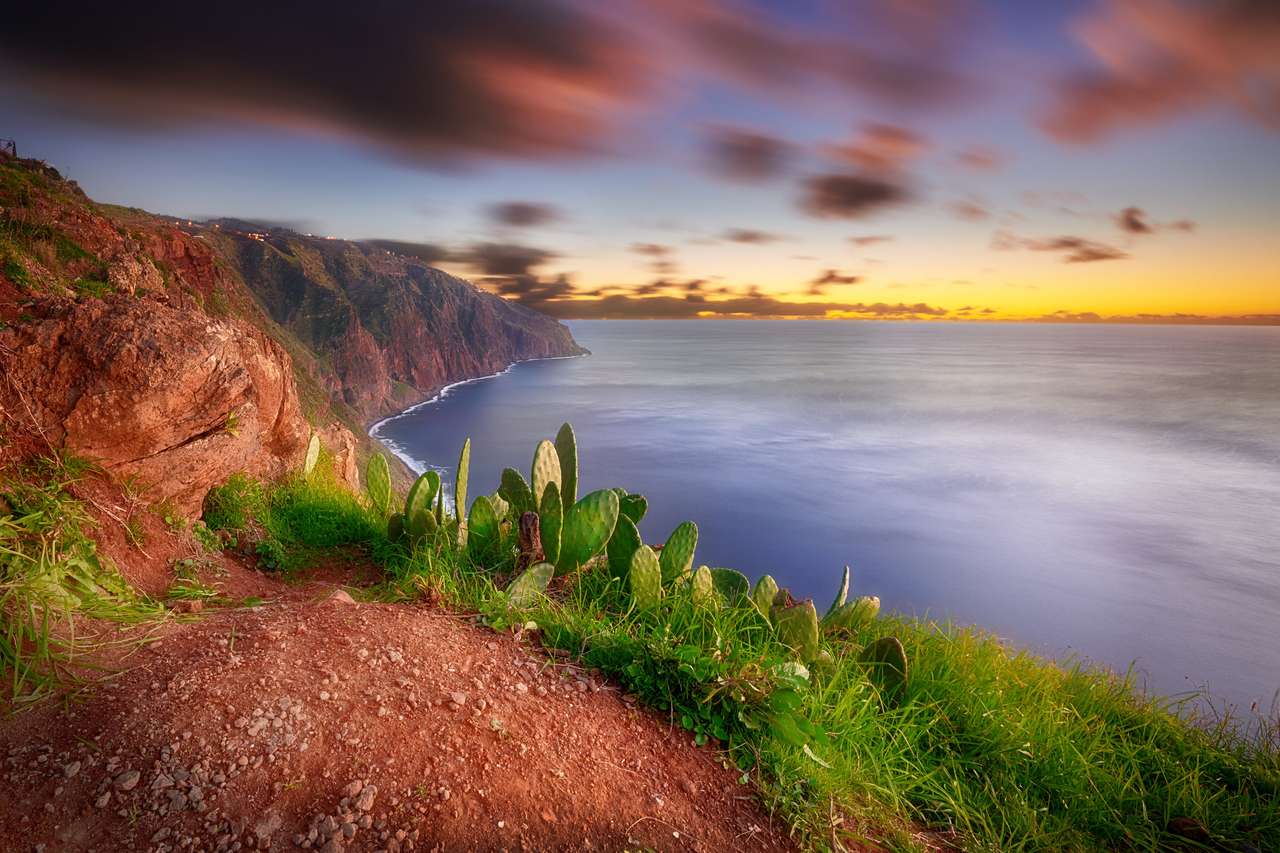 Красивый закат на острове Мадейра пазл онлайн