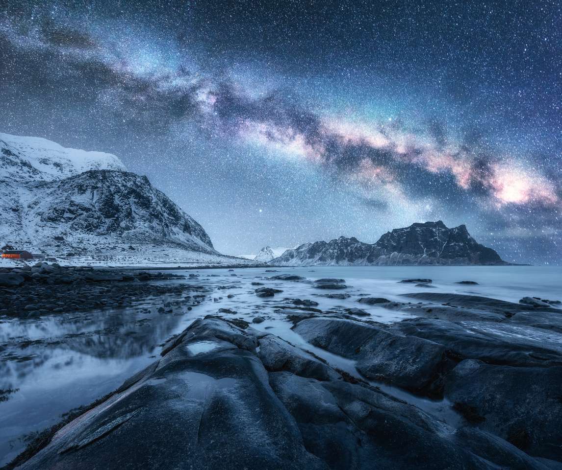 Calea Lactee peste munții acoperiți de zăpadă jigsaw puzzle online