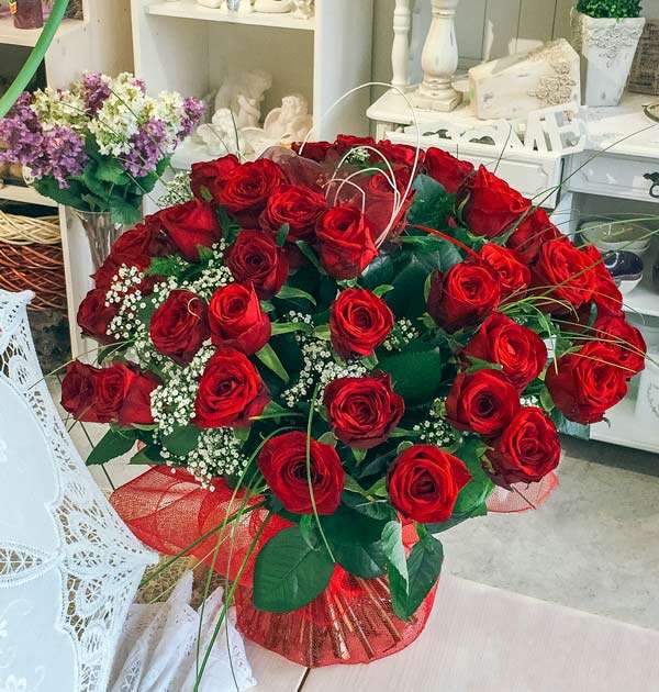 A large bouquet of red roses online puzzle