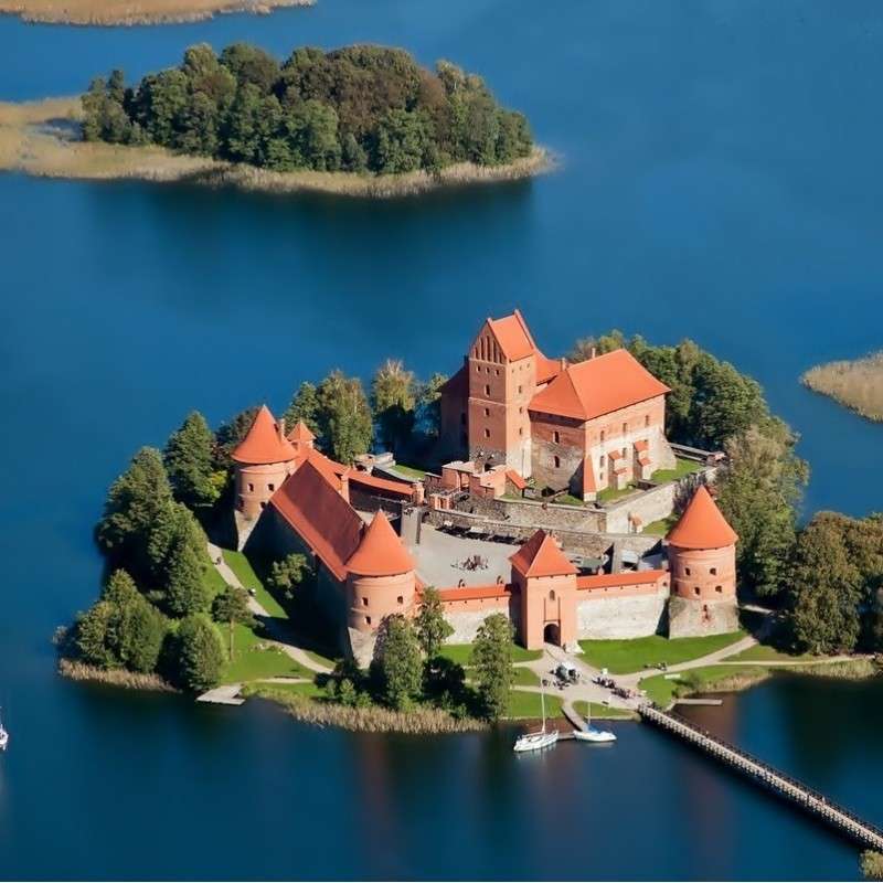 Burg auf der Insel Puzzlespiel online