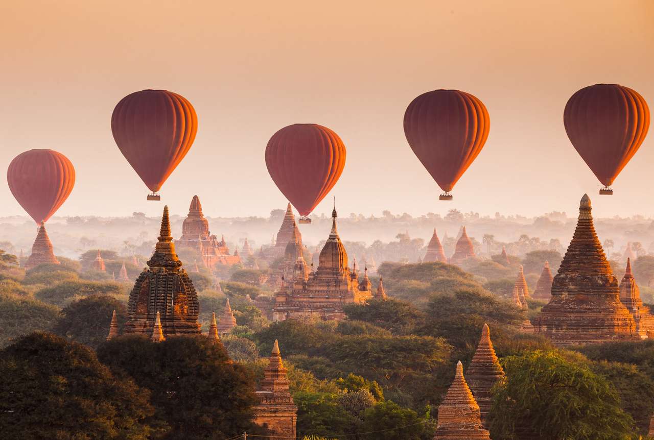 Heteluchtballon in Myanmar online puzzel