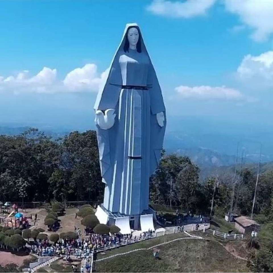 Statue der Jungfrau des Friedens Puzzlespiel online