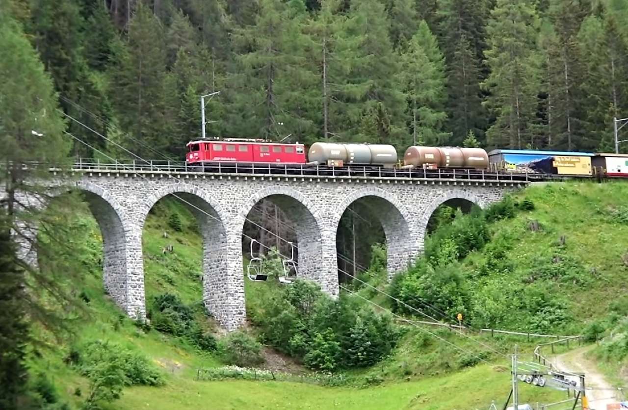 Trem de mercadorias da Ferrovia Rhaetian puzzle online