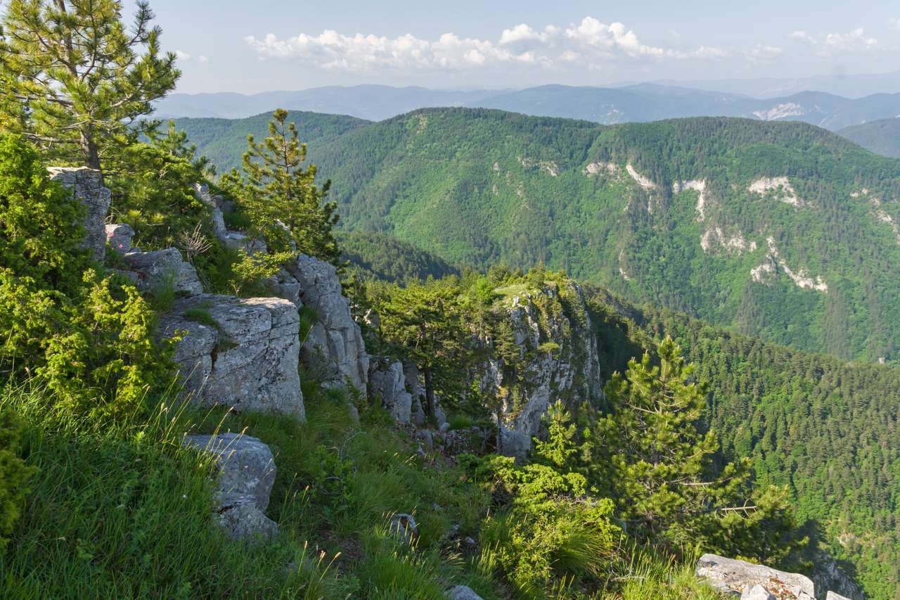 Vârful Zidului Roșu până la Munții Rodopi puzzle online