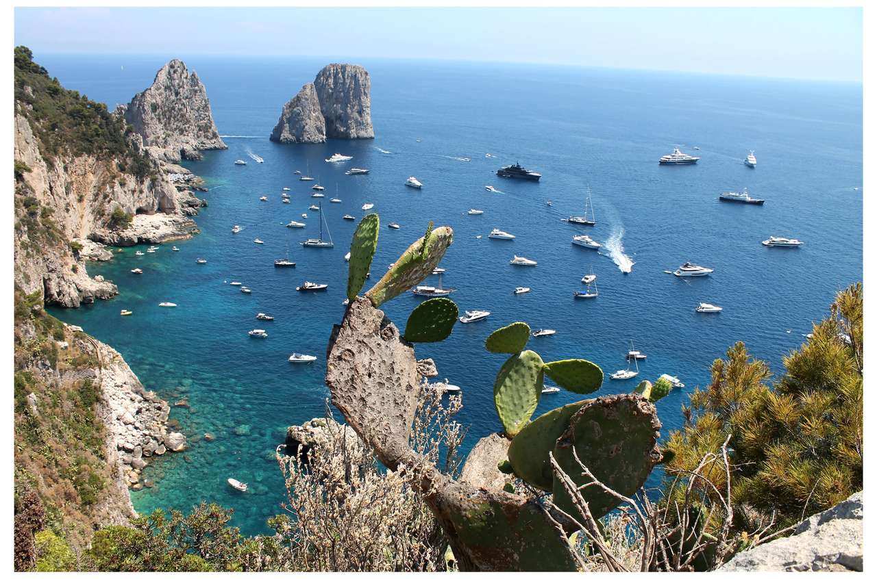 Rochers Faraglioni. île de Capri puzzle en ligne