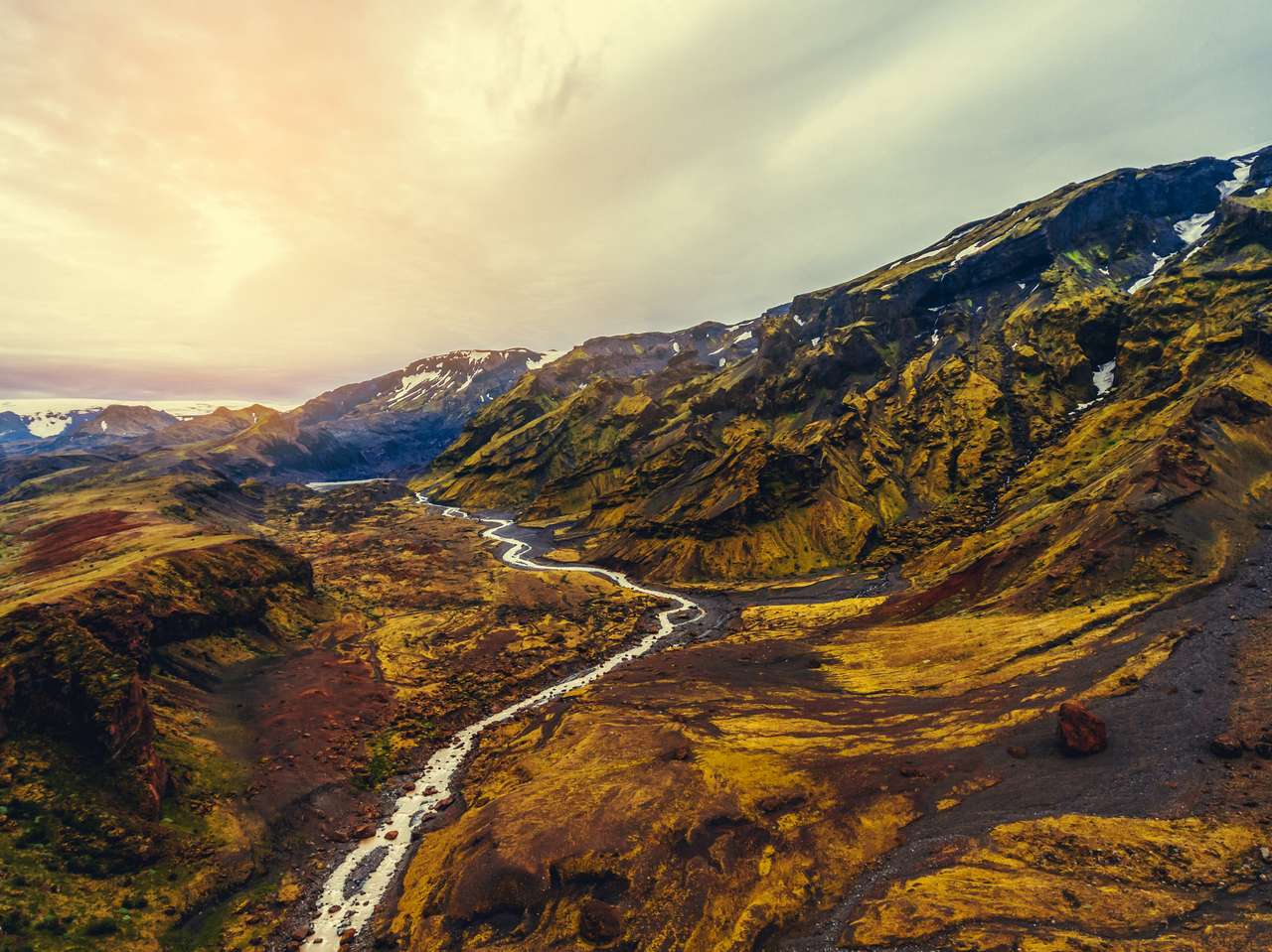 Thorsmork nas montanhas da Islândia puzzle online