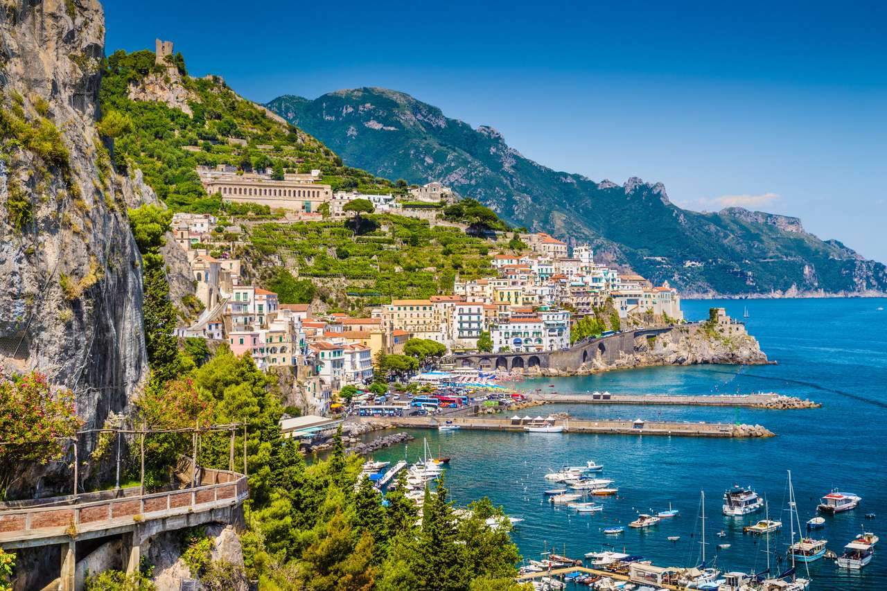 Costa de Amalfi con Golfo de Salerno, Campania rompecabezas en línea