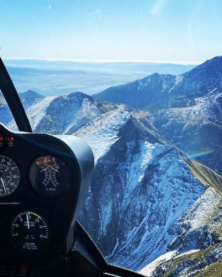Montanhas Tatra do avião. quebra-cabeças online