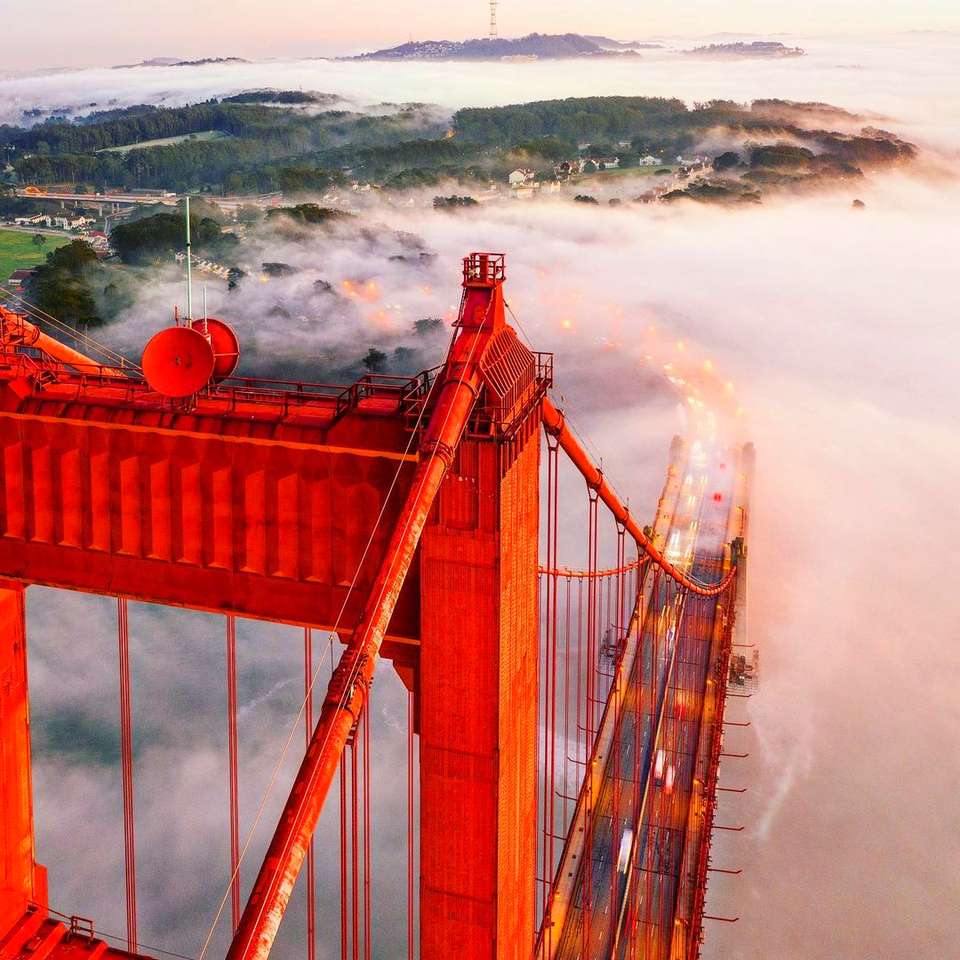 puente rojo en la niebla rompecabezas en línea