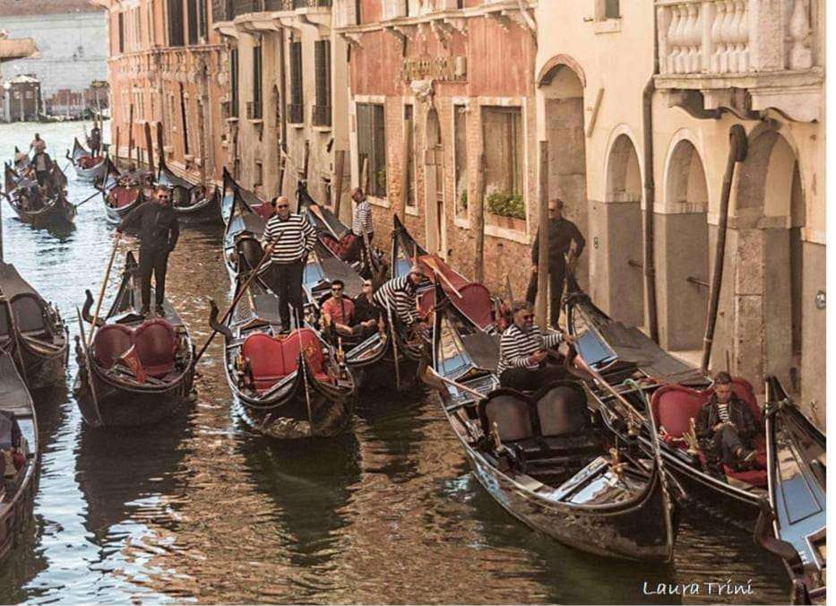 Canalul principal de la Veneția jigsaw puzzle online